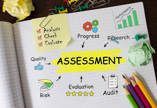 Assessment vs Evaluation: 11 Key Differences